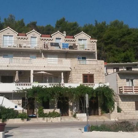Apartmani Ina Povlja  Exterior foto