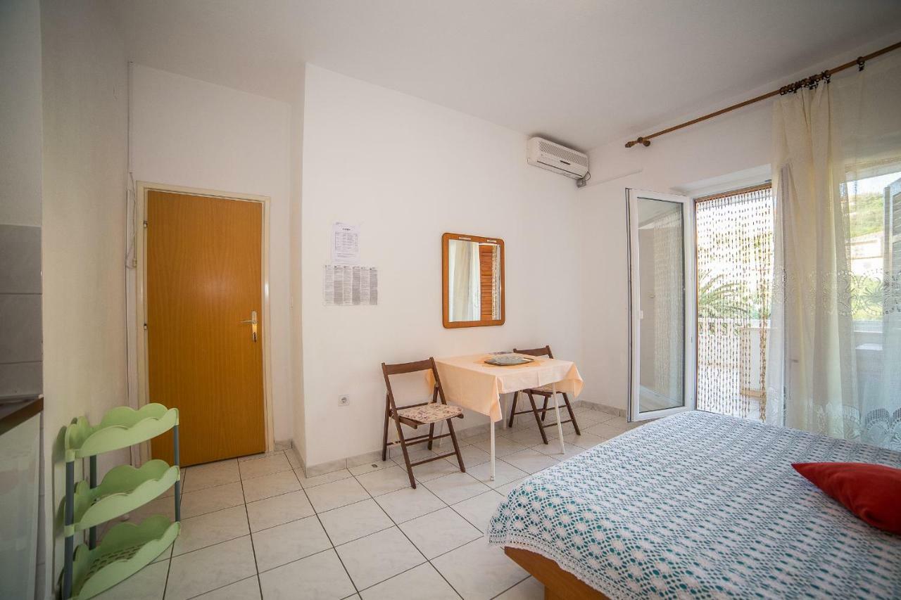 Apartmani Ina Povlja  Exterior foto